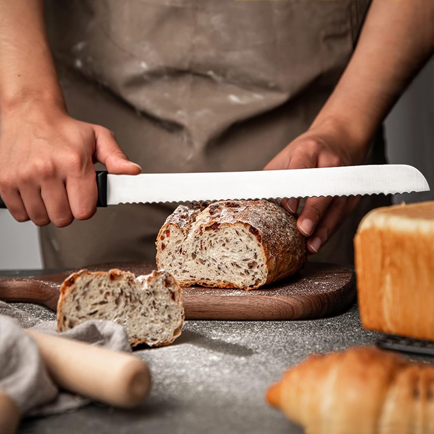 18.1-Inch Bread Knife for Homemade Bread, Long Serrated Knife Stainless Steel Loaf Cutter for Cakes, Sandwiches