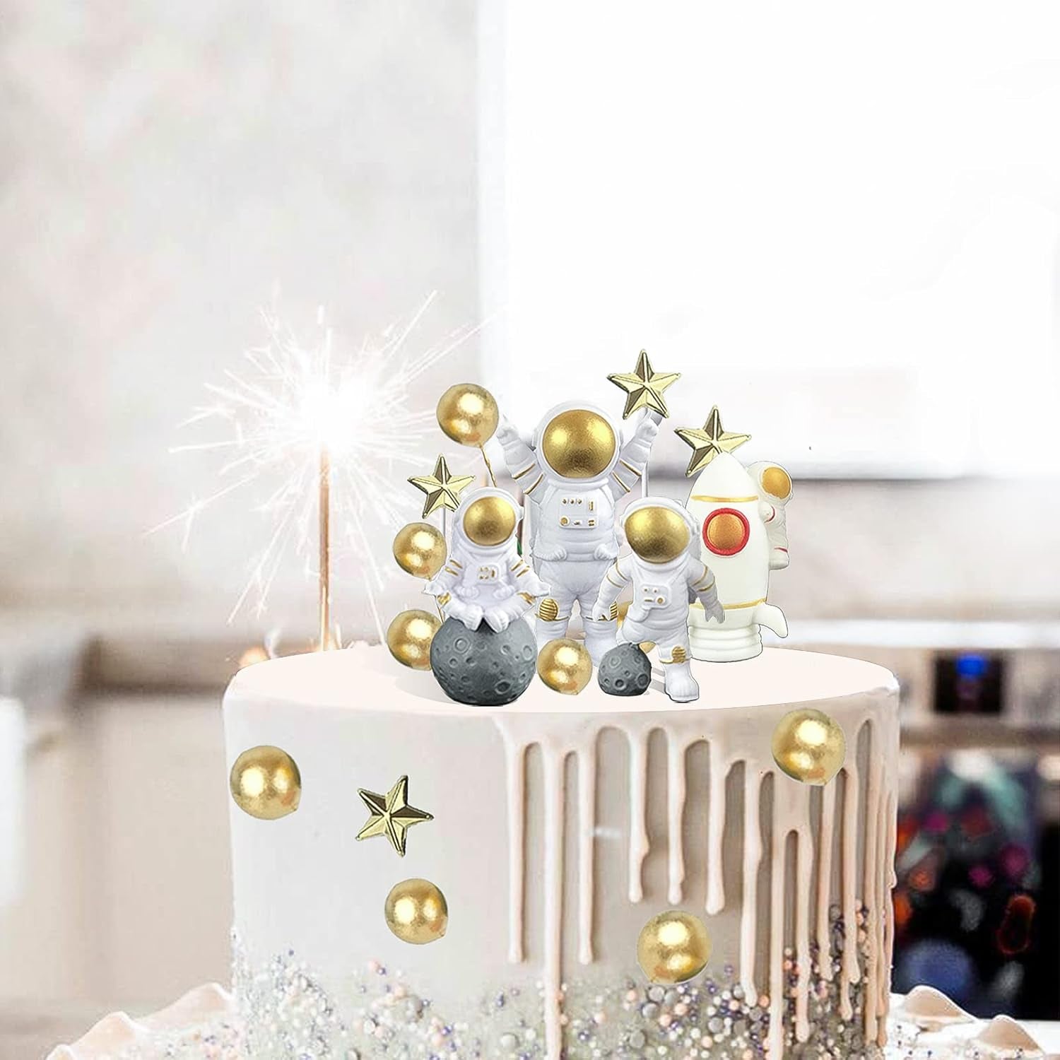 18 Pack Astronaut Cake Topper Set, Outer Space Cake Decoration Astronaut Figurine Rocket Caketoppers with Stars and Pearl Balls for Christmas Astronaut Themed Party Kids Birthday Tabletop Decor(Gold)