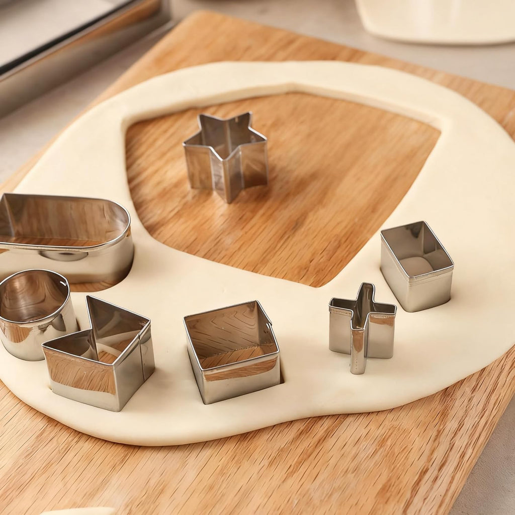 10Pcs Gingerbread House Cookie Cutters Set for Christmas Winter Holiday Baking and Decoration, Stainless Steel 3D Gingerbread House Kit for Kids Adults, Gift Package